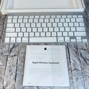 Apple Nwt Wireless Keyboard Slim Portable Bluetooth Connectivity